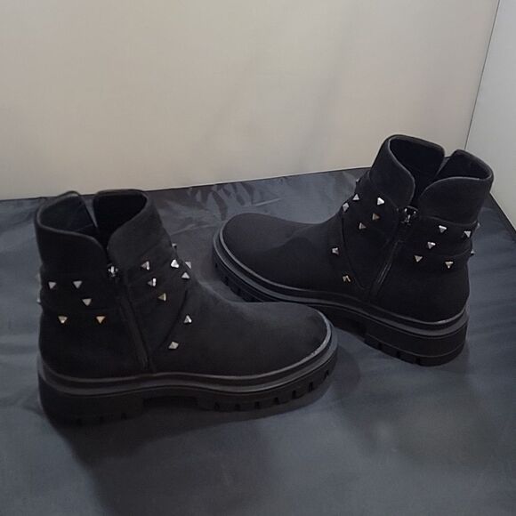 BRAND NEW SHU SHOP STUDDED SOFT FAUX SUEDE CHUNKY LUG SOLE BOOT - Picture 5 of 15